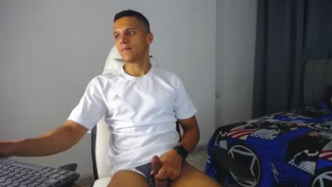 Snapshot of davisito7 chatting on 12.28.24 David Angel online show from 12.28.24