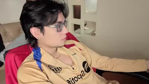 Snapshot of davoxer chatting on 06.25.26 davoxer online show from 06.25.26