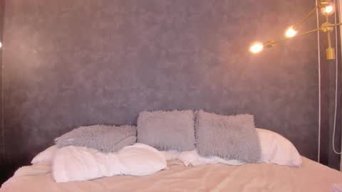 Snapshot of dawa_angels chatting on 12.15.25 DAWA ANGELS online show from 12.15.25