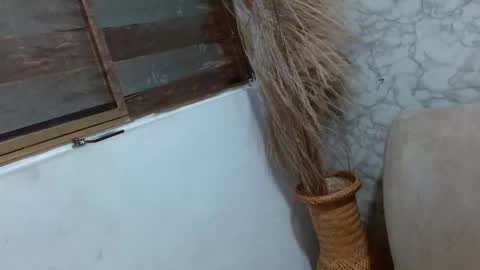 Snapshot of day_kardashian chatting on 12.05.25 Day Kardashian online show from 12.05.25