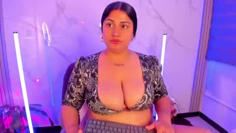 Snapshot of dayan_silva_ chatting on 05.22.26 DAYAN online show from 05.22.26