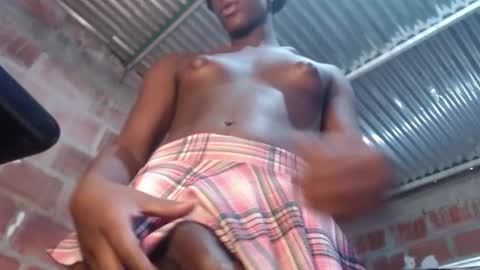 Snapshot of dayanara22 chatting on 02.22.25 dayanara22 online show from 02.22.25