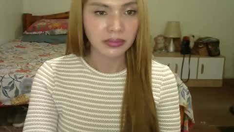 Snapshot of dayanasangre chatting on 02.15.25 Dayana Cristal online show from 02.15.25