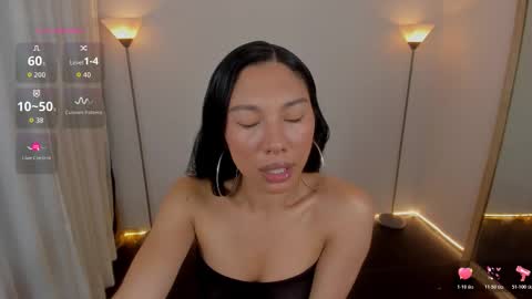 I am Dayanna  tecca online show from 03.25.26