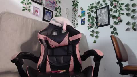 dazzayy online show from 12.04.24