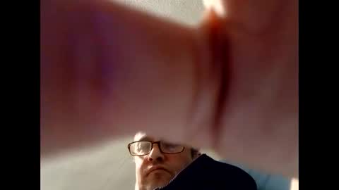 Snapshot of dazzill chatting on 12.07.24 Dazzill online show from 12.07.24