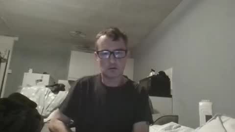 Snapshot of dazzill chatting on 11.27.25 Dazzill online show from 11.27.25