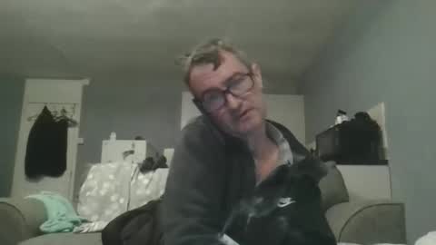 Snapshot of dazzill chatting on 11.28.25 Dazzill online show from 11.28.25