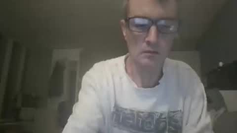 Snapshot of dazzill chatting on 12.03.25 Dazzill online show from 12.03.25