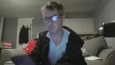 Snapshot of dazzill chatting on 12.17.25 Dazzill online show from 12.17.25