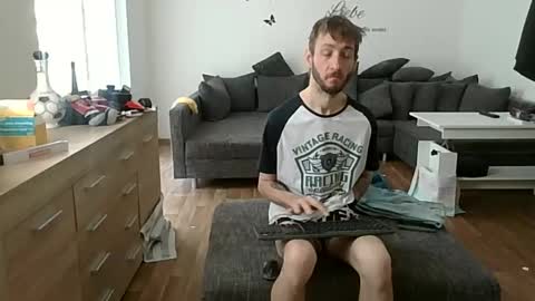 Snapshot of deaf_fc_union_berlin14 chatting on 03.28.26 robert online show from 03.28.26