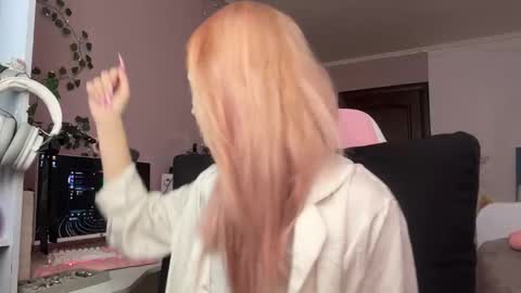 Maggie online show from 04.26.26