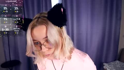 Charlie 18yo online show from 10.31.25