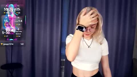 Charlie 18yo online show from 11.18.25