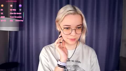 Charlie 18yo online show from 11.27.25