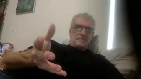 deanofflove221000 online show from 11.25.25