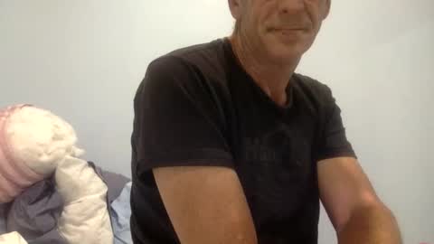 deanofflove221000 online show from 12.20.25