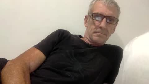 deanofflove221000 online show from 12.21.25