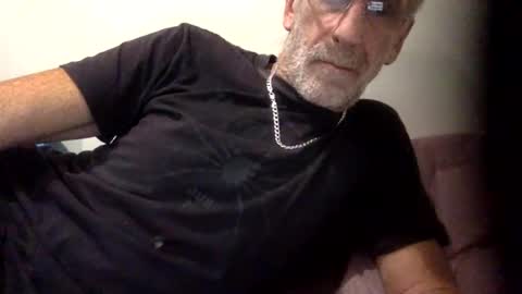 deanofflove221000 online show from 03.17.26