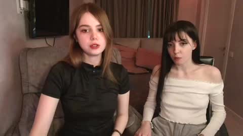 dear_helga online show from 02.14.25