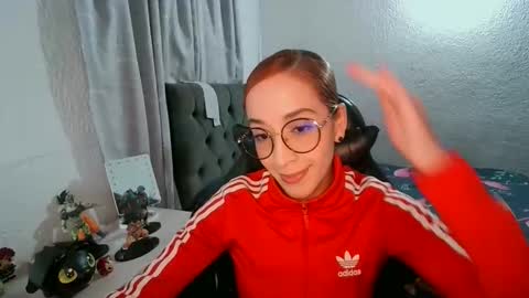 Snapshot of dear_juliet chatting on 10.21.25 Juliet online show from 10.21.25