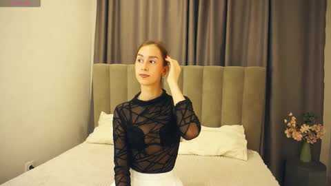 Snapshot of debbibelgard chatting on 09.12.25 Belga online show from 09.12.25