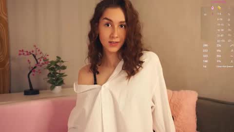 Snapshot of debbibelgard chatting on 09.29.25 Belga online show from 09.29.25