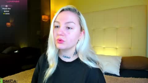 Debbie Mon Tue Fri Sun Sat GMT 3 1000am - 0400pm  online show from 04.11.26