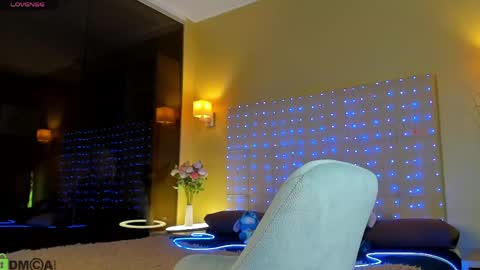 Debbie Mon Tue Fri Sun Sat GMT 3 1000am - 0400pm  online show from 04.18.26