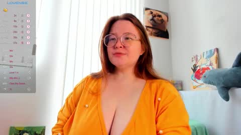 Snapshot of debbiewood chatting on 09.13.25 DeboraDebbieDee online show from 09.13.25