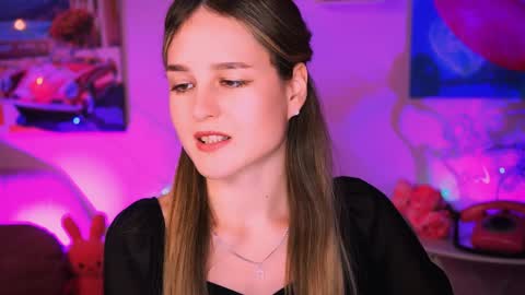 Snapshot of deboralarson chatting on 02.01.25 Debora online show from 02.01.25