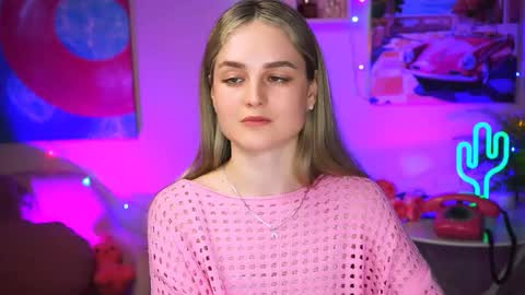 Snapshot of deboralarson chatting on 03.07.25 Debora online show from 03.07.25