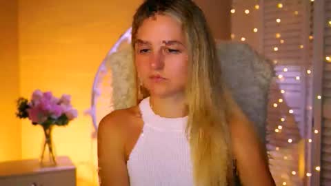 Snapshot of deboralarson chatting on 11.09.25 Debora online show from 11.09.25