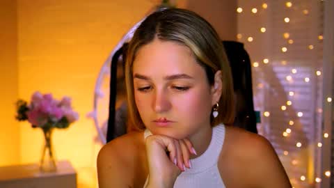 Snapshot of deboralarson chatting on 11.10.25 Debora online show from 11.10.25