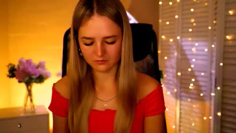 Snapshot of deboralarson chatting on 11.14.25 Debora online show from 11.14.25