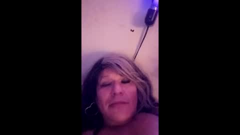 Snapshot of deedeedoll1982 chatting on 12.20.25 Plus size Tranny ready for you all online show from 12.20.25