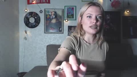 Snapshot of deepholedayss chatting on 04.12.26 deepholedayss online show from 04.12.26