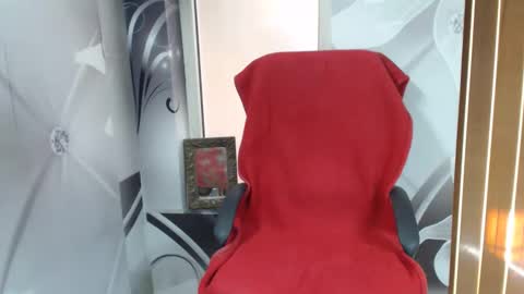 hi guys i m a cute milf i m here for good time and nice people pls be respectfool and enjoy me online show from 03.11.26