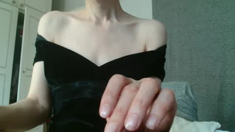 KamiDevi online show from 10.04.25