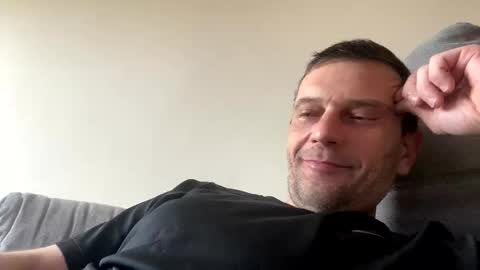 Snapshot of defloy chatting on 12.14.25 Defloy online show from 12.14.25
