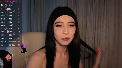 Snapshot of deftsuki chatting on 11.27.25 Stephanie.e online show from 11.27.25