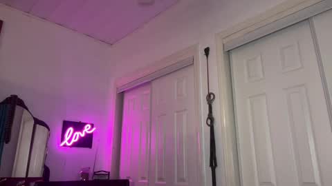 Snapshot of degeneratesaint chatting on 09.28.25 Tori online show from 09.28.25