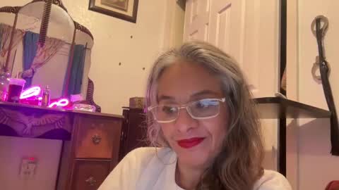 Tori online show from 11.13.25