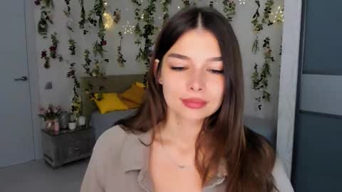 Snapshot of degreeofsincerity chatting on 10.23.25 DegreeOfSincerity online show from 10.23.25