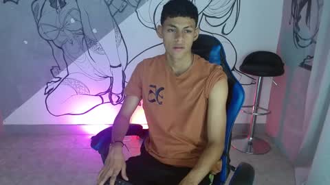 Snapshot of deivid_bigcock1 chatting on 11.21.25 Deivid online show from 11.21.25