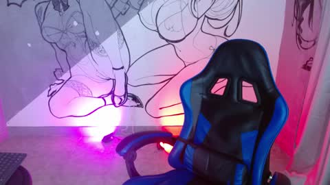 Snapshot of deivid_bigcock1 chatting on 12.20.25 Deivid online show from 12.20.25