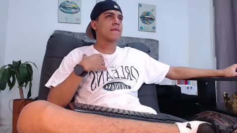 Snapshot of deivid_santoss chatting on 10.18.25 Deivid online show from 10.18.25