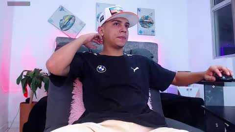 Snapshot of deivid_santoss chatting on 11.02.25 Deivid online show from 11.02.25