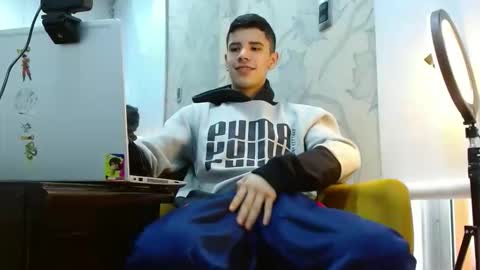 Snapshot of delglo chatting on 10.12.25 delglo online show from 10.12.25