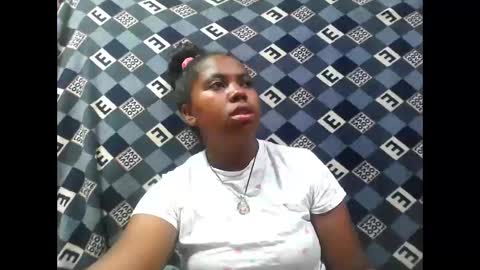 deliah712909 online show from 11.17.25